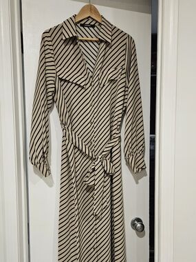 Long Dress Black & Beige Size 16 UK